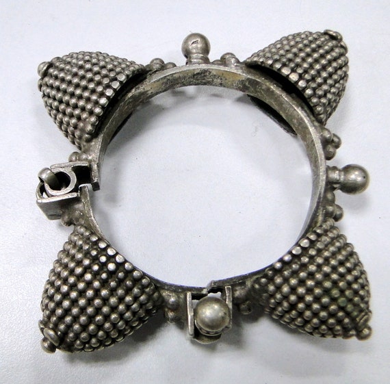Vintage Rajasthani Sterling Silver Spike Bracelet Vintage Rajasthani Sterling Silver Spike Bracelet