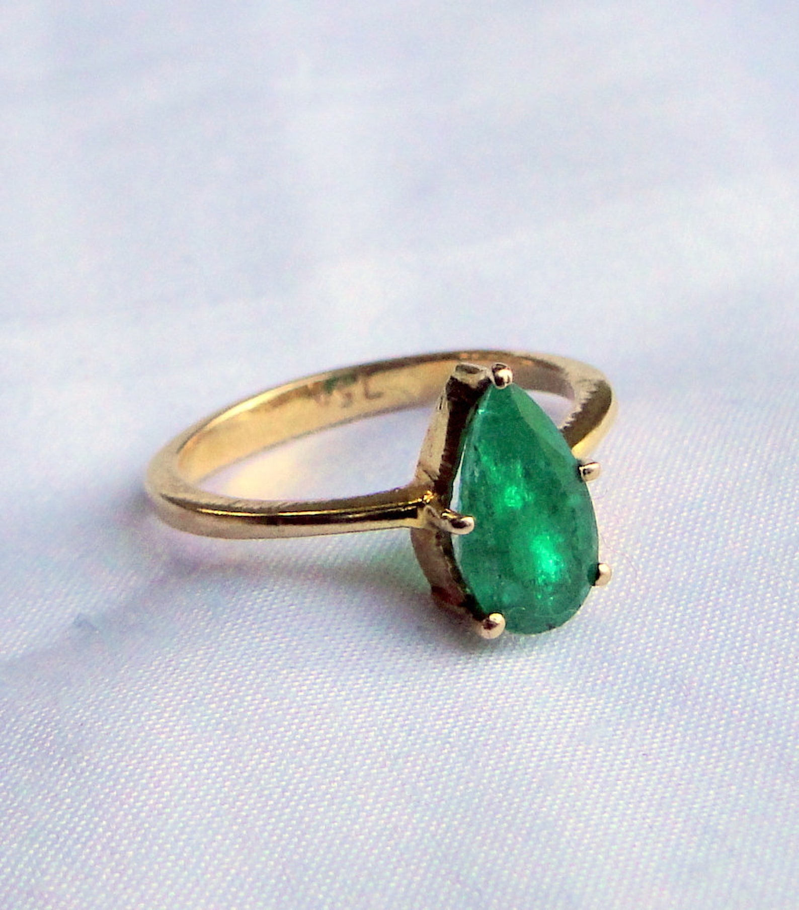 Vintage 18K Gold Natural Pear Emerald Ring 13098 | Etsy