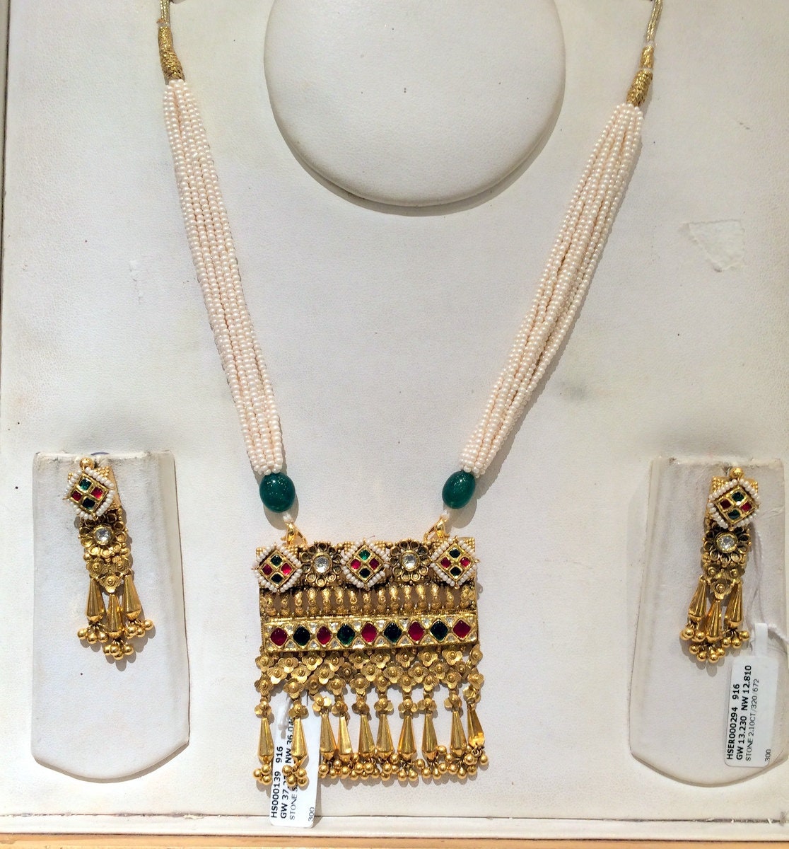 Jadau Choker Necklace Sets, 22k Gold