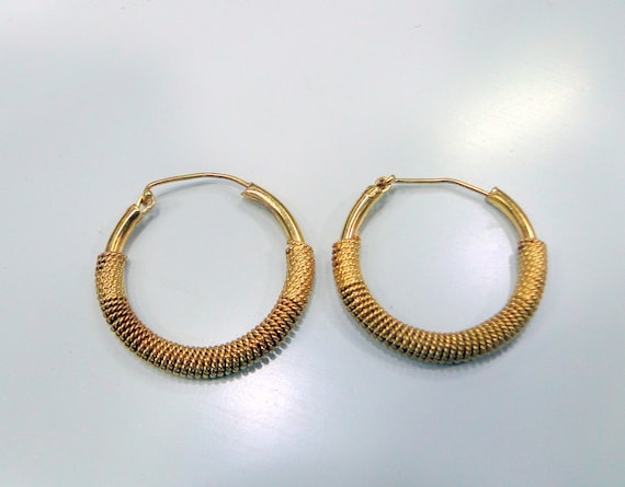 Buy Gorgeous Two Tone Yellow and White Gold Fluted Vintage 14K Gold Three  Ridged Hoop Earrings 6mm Wide Online in India - Etsy
