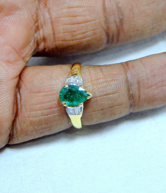 18 K Gold Natural Emerald Diamond engagement ring… - image 5