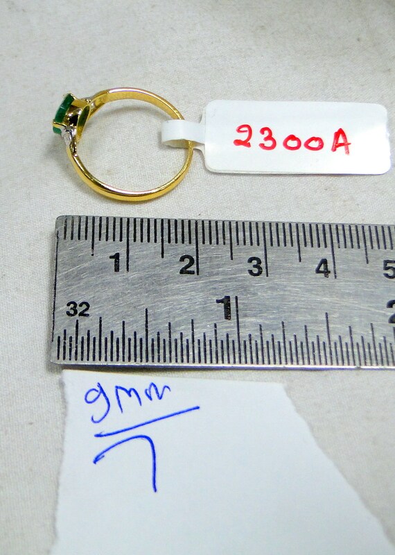 18 K Gold Natural Emerald Diamond engagement ring… - image 6