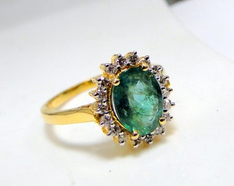 18 K Gold Natural Emerald Diamond engagement ring fine jewelry