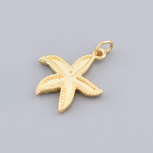 Minimalist Gold Starfish Pendant for Coastal Necklaces and Thoughtful Gifts with Subtle Seaside Charm,18.2x20.5mm