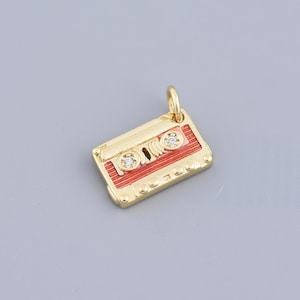 Klassische Kassettenrekorder Anhänger, Emaille Kassettenrekorder Anhänger, 18K überzogener Gold Emaille Anhänger für DIY Schmuckherstellung, Halskettenanhänger, 14x8.5 mm