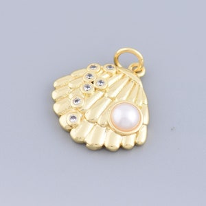 Micro Pave CZ Shell Charms,18K Gold Filled Shell Pendant with Pearl, Pearl Shell Jewelry,Pearl Necklace, Gift for Beach ,18.5x18.5mm