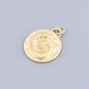 18K Gold Plated Round Conch Pendant,Conch Pendant Necklace,Ocean Jewelry, Suitable for DIY Jewelry Making ,19x22mm