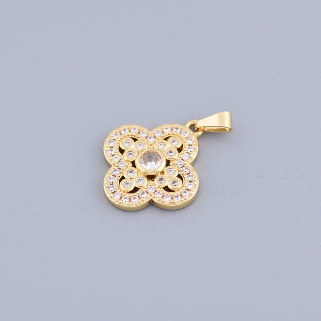 Collana Trifoglio Quadrifoglio Placcata Oro 18K - Ciondolo Portafortuna In Acciaio Inox - Gioiello Delicato Donna - Catena Regolabile 43+5 Cm