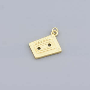 Retro Kassette Tonband Anhänger in Gold, 22 x 17 mm