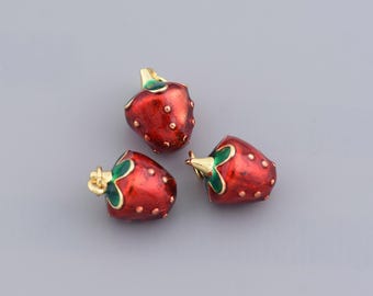Pingente de morango dourado com esmalte vermelho brilhante e folhas verdes para um estilo divertido, 15 x 12 mm