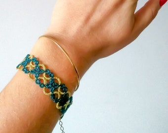Women's handmade lace bracelet (tatting, tatting)