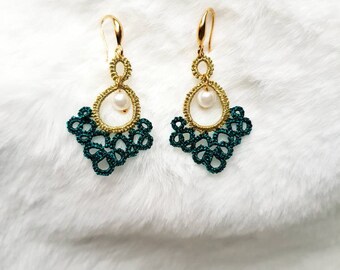 Handmade lace earrings (tatted lace) metal wire