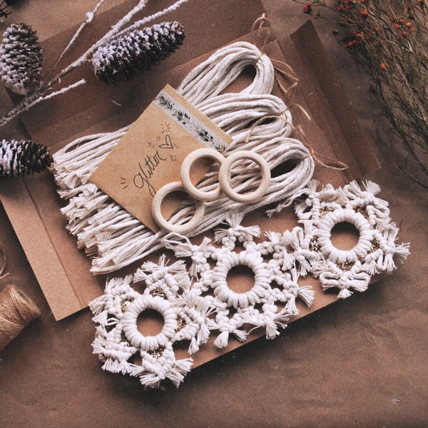 DIY KIT// Glitzer Makramee Schneeflocke Ornament/ Video Anleitung/ Anleitung für Boho Weihnachtsschmuck/ DIY Ornamente/ Geschenkideen