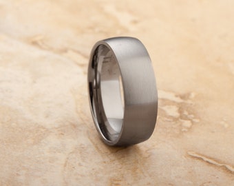 Titaniumring met satijnafwerking • Moderne herenring • Matte afwerking • Traditionele trouwring • Slijtvaste industriële band • Hypoallergene ring