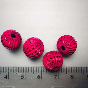 Hot Pink Corrugated Metal Round Beads (4) holes