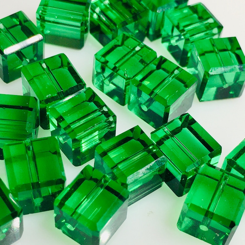 8mmkelly Green Faceted Cube Crystal Beads Set of 20 8mm Etsy