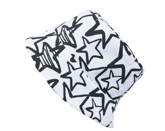 Gorro de pescador reversible con estrellas y negro