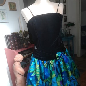 FLORAL BOLERO KLEID Vintage 80 Frauen Abendkleid Samt Kleid Maxi Blumen Kleid Puffy Rock sz. EU38