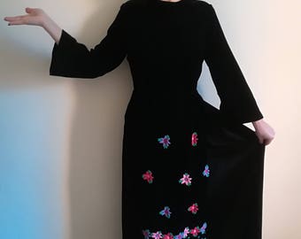 BELDONA VELVET Tunic DRESS Vintage 70 Woman Maxi-Dress Black Velvet Colorful Flowers Overskirt sz. 40