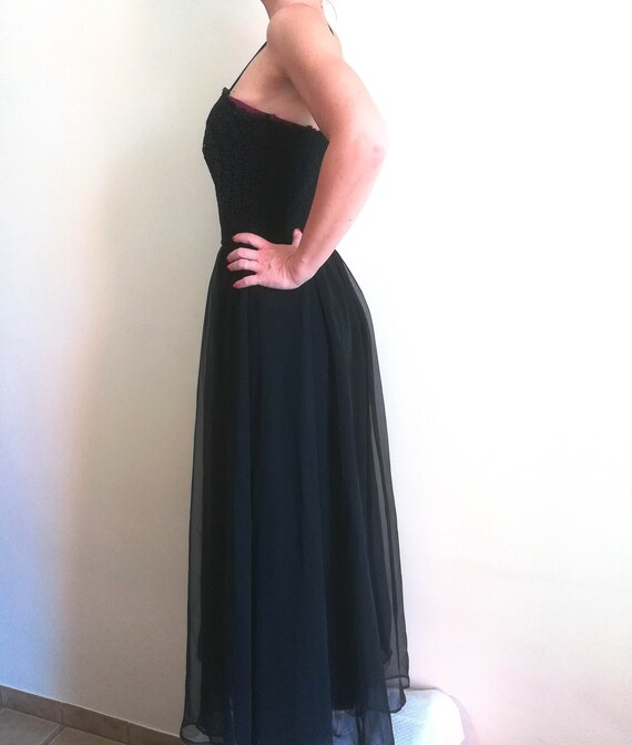 VERA MONT Vintage Black Gown: Embroidered Corset Maxi - Gem