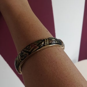 BLACK Abstract IRIDESCENT Pattern BANGLE Vintage 70 Woman Rigid Bracelet Black Gold Tone Metal Bangle