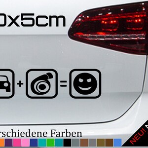 Può includere: Adesivo bianco e nero con un'auto, un turbocompressore e un'emoticon sorridente. L'adesivo riporta la scritta "20x5cm" e "NEU! Neonfarben". L'adesivo è disponibile in 21 colori diversi.