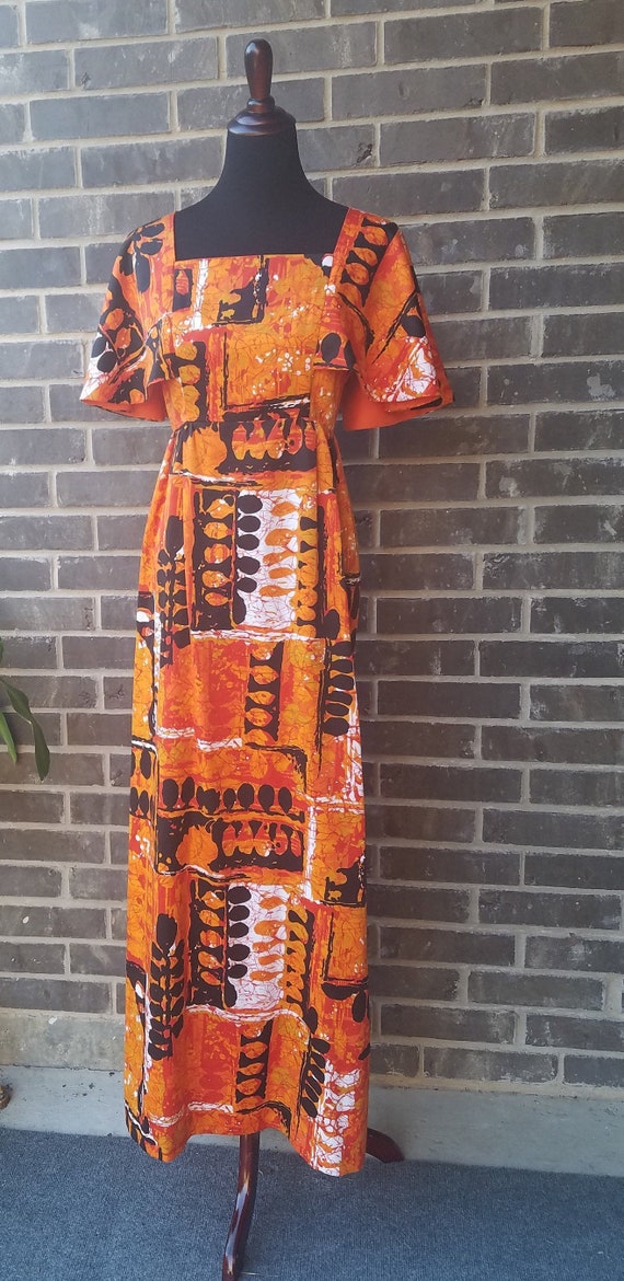 Vintage Hilo Hattie, 1960s Hawaiian Floral Dress,