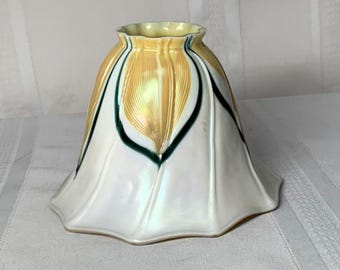 Decorated Pulled Feather Art Glass Lighting Shade Signed Zephyr 84, Ribbed Bell