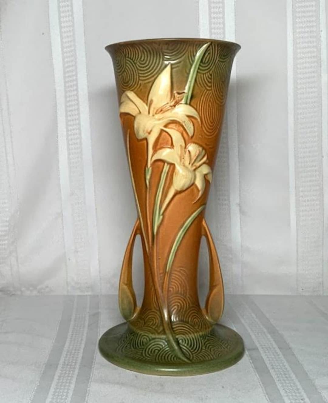 Roseville Pottery, Zephyr Lily 12