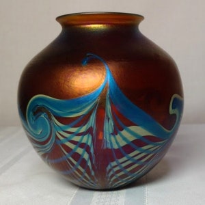 Phoenix Studios, Amethyst Aurene, Pulled Feathered Orb Vase, Lovely