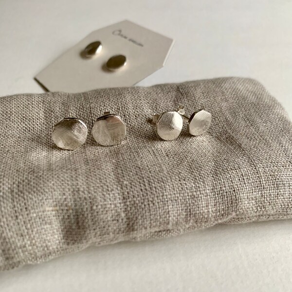 Grandes puces d'oreilles Boulder en argent