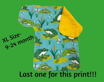 BabyRoo Car Seat and Stroller Blanket- Sitting Frogs - XL