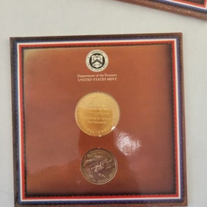 1995 50c WWII 50th Anniversary Commemorative Half Dollar and Victory Medal Set image 10