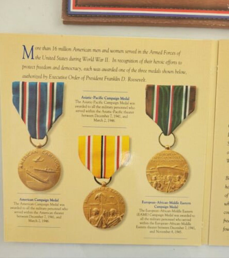 1995 50c WWII 50th Anniversary Commemorative Half Dollar and Victory Medal Set image 2