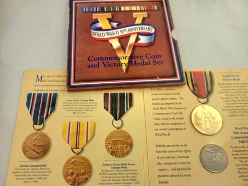 1995 50c WWII 50th Anniversary Commemorative Half Dollar and Victory Medal Set image 1