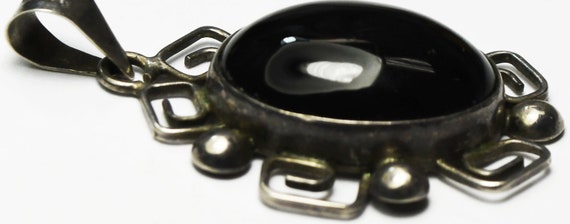 Sterling Black Onyx Oval Ulam Spiral Dot Pendant … - image 2