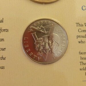 1995 50c WWII 50th Anniversary Commemorative Half Dollar and Victory Medal Set image 8