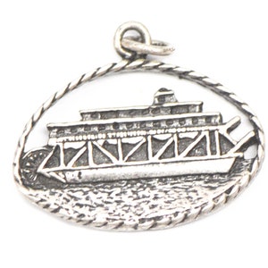 Sterling Silver Worlds of Fun Cutout Cotton Blossom Boat Souvenir Charm 25mm