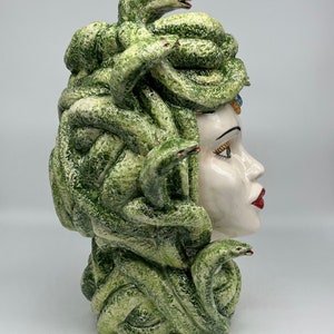 Testa Mitologica Medusa Ceramica Caltagirone cm H.38 L.25 Artigianale Verde - DD CERAMICHE SICILIANE