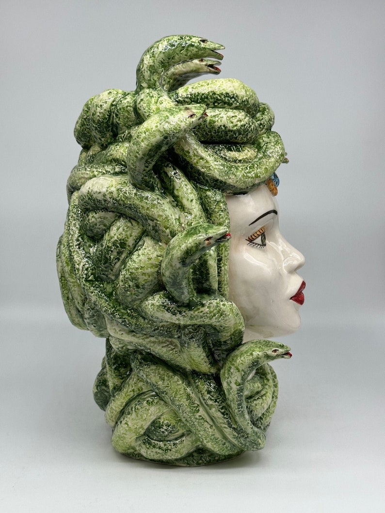 Testa Mitologica Medusa Ceramica Caltagirone cm H.38 L.25 Artigianale Verde - DD CERAMICHE SICILIANE