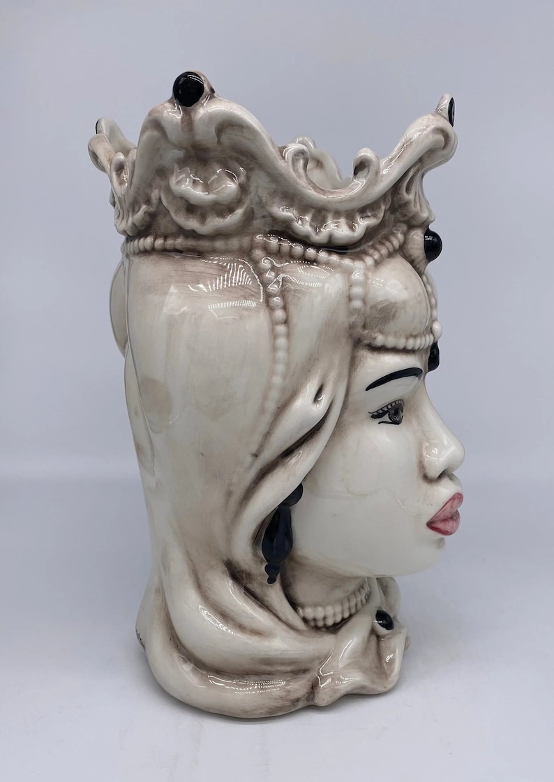 Teste di Moro Emiro Ceramica Caltagirone cm H.30 L.18 Artigianale Écru Sfere Nero DD CERAMICHE SICILIANE