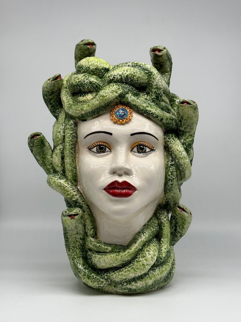 Testa Mitologica Medusa Ceramica Caltagirone cm H.38 L.25 Artigianale Verde - DD CERAMICHE SICILIANE