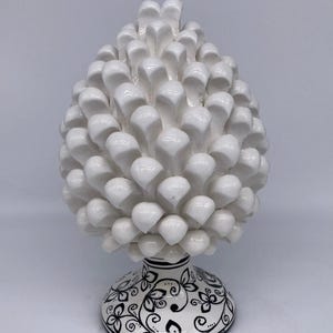 Caltagirone Ceramic Pinecone cm H.25 Artisan White Decorated Base