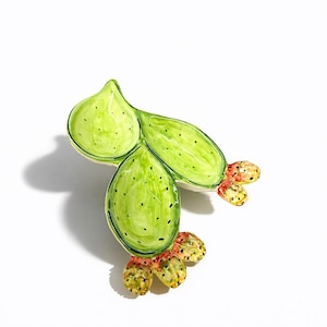 Hand-decorated prickly pear appetizer plate, 24 x 20 cm, Caltagirone ceramic