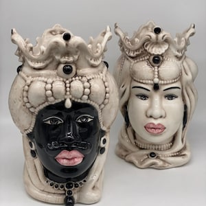Teste di Moro Emiro Ceramica Caltagirone cm H.30 L.18 Artigianale Écru Sfere Nero DD CERAMICHE SICILIANE