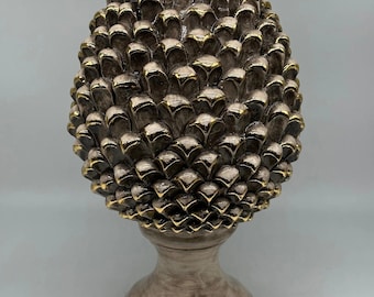 Caltagirone Keramik-Kiefernzapfen, 40 cm hoch, handgefertigt, Weißgold, Luis-Linie