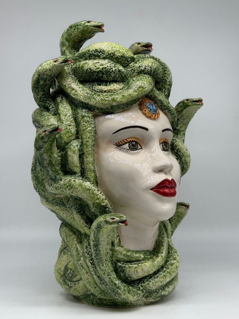 Testa Mitologica Medusa Ceramica Caltagirone cm H.38 L.25 Artigianale Verde - DD CERAMICHE SICILIANE