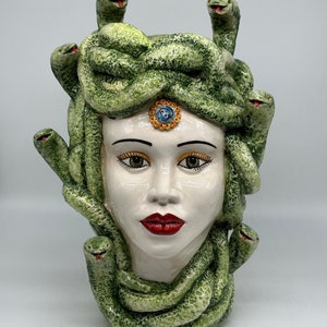 Testa Mitologica Medusa Ceramica Caltagirone cm H.38 L.25 Artigianale Verde - DD CERAMICHE SICILIANE