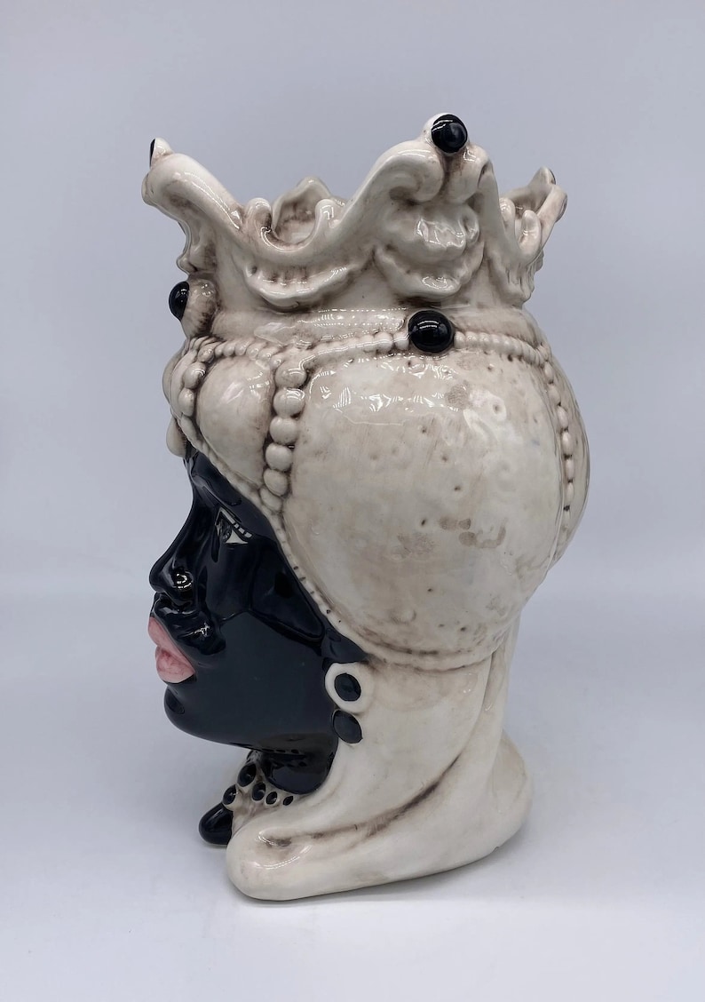 Teste di Moro Emiro Ceramica Caltagirone cm H.30 L.18 Artigianale Écru Sfere Nero DD CERAMICHE SICILIANE