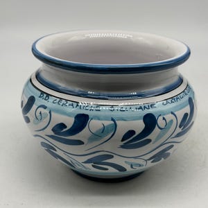 Hand-decorated 15 cm diameter cachepot, Caltagirone ceramic decoration no.